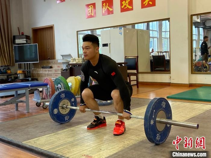 石智勇訓(xùn)練場景。　林波 攝