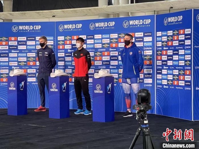 我國速滑在國際大賽上取得的第一個男子1000米金牌。　黑龍江省體育局提供