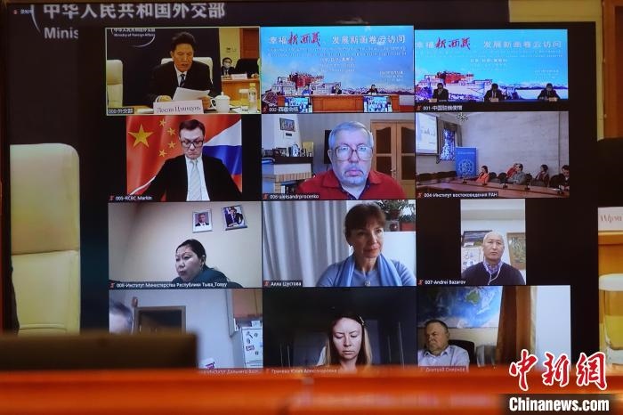 “幸福新西藏、發(fā)展新畫卷”云訪問活動在拉薩、北京、莫斯科等地同時舉行?！∪轿木?攝