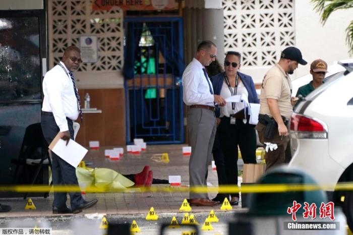 當(dāng)?shù)貢r間5月30日凌晨，位于美國佛羅里達(dá)州東南部的邁阿密戴德縣發(fā)生大規(guī)模槍擊事件，造成2人死亡、20多人受傷。圖為槍擊案現(xiàn)場。