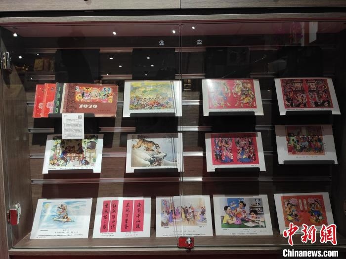 圖為《年畫(huà)縮樣1979-1981年》 陳楚紅 攝