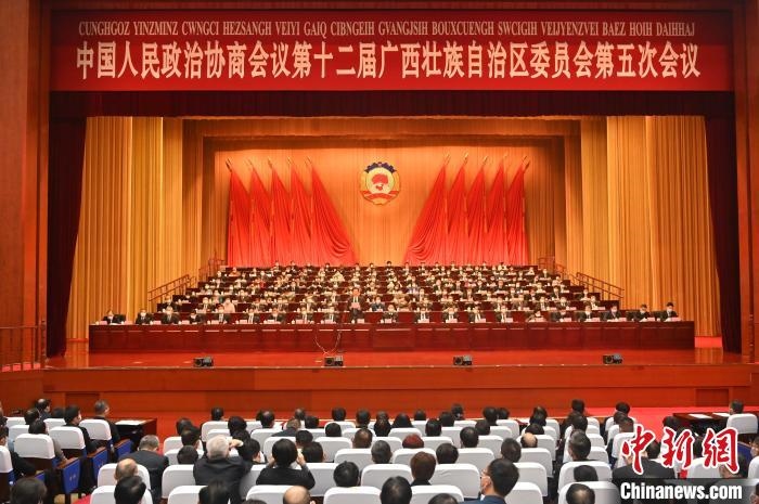 圖為大會閉幕?！∮峋?攝