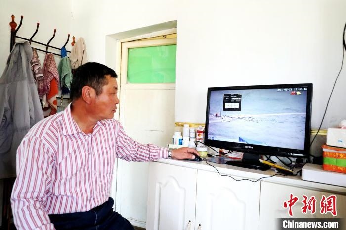 （奮進(jìn)新征程建功新時代·大美邊疆）內(nèi)蒙古草原牧民的新“幸福密碼”：新思想“扮靚”新生活