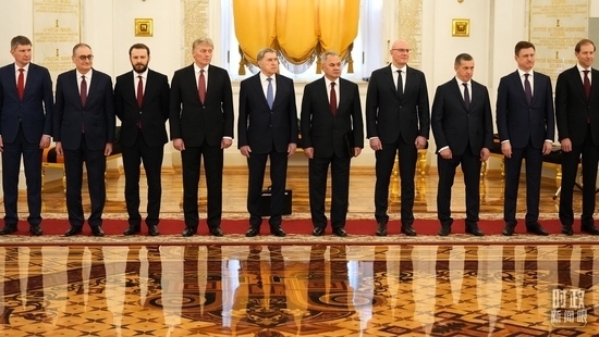  △參加歡迎儀式的俄方代表。（總臺(tái)國廣記者李晉拍攝）