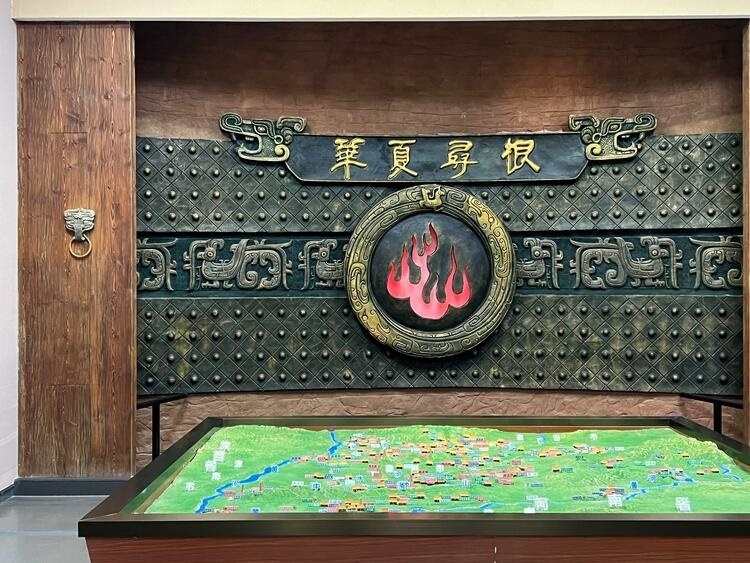 鑒往知來，跟著總書記學(xué)歷史丨走進(jìn)一座博物館，尋根五千年中華文明