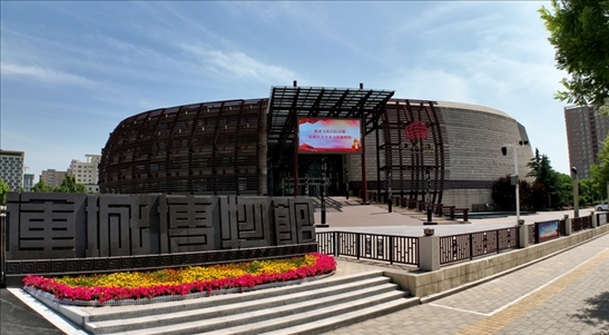 鑒往知來，跟著總書記學(xué)歷史丨走進(jìn)一座博物館，尋根五千年中華文明