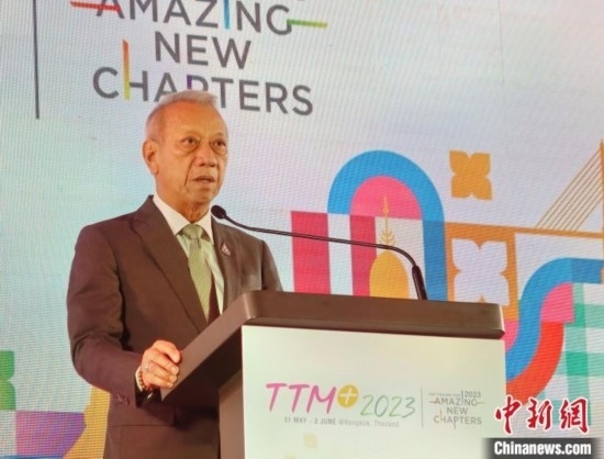 泰國旅游及體育部部長皮帕在開幕式上致辭。 趙婧楠 攝