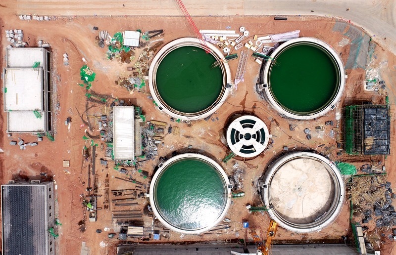 污水處理廠及水資源再生利用項目沉淀池。受訪者供圖