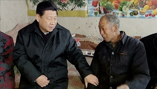 △2012年12月30日，習近平總書記來到河北省阜平縣龍泉關鎮(zhèn)顧家臺村看望困難群眾。