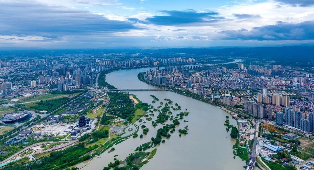 陜西省漢中市漢江兩岸景色。新華社發(fā)（李偉 攝）