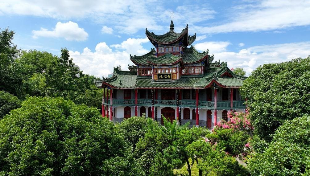 近日拍攝的陜西省漢中市博物館望江樓。新華社記者 劉瀟 攝