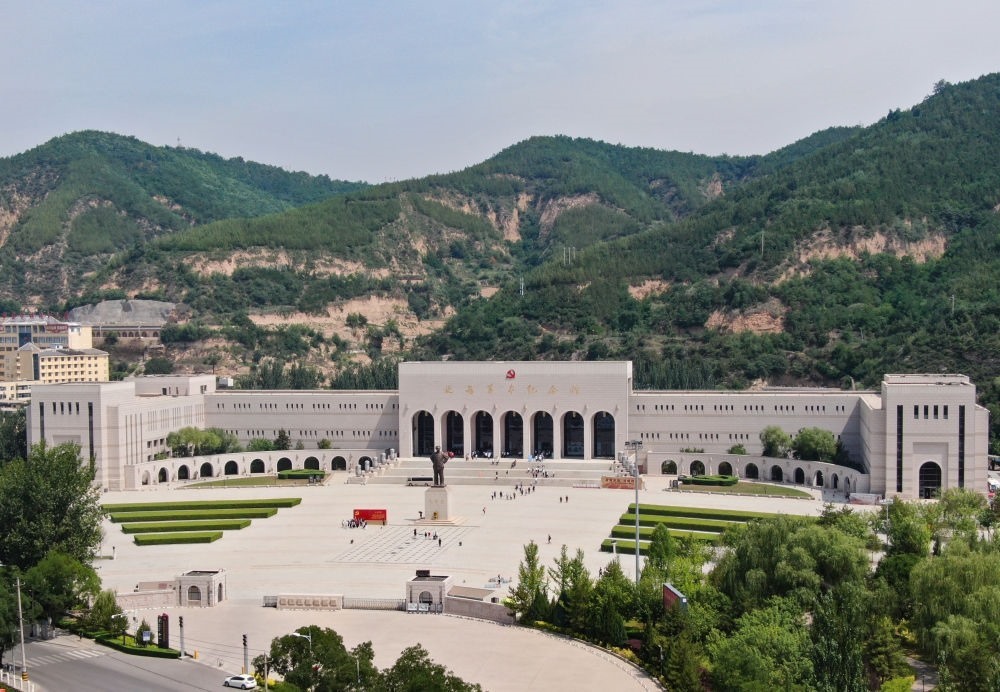 這是2023年6月27日拍攝的延安革命紀(jì)念館（無人機(jī)照片）。新華社記者 張博文 攝