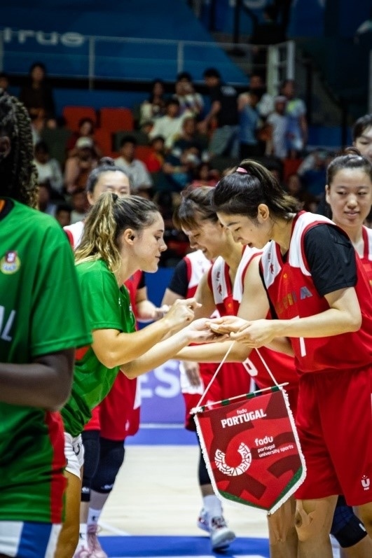 28日，成都大運(yùn)會(huì)女籃項(xiàng)目葡萄牙隊(duì)對(duì)戰(zhàn)中國(guó)隊(duì)。 受訪者供圖