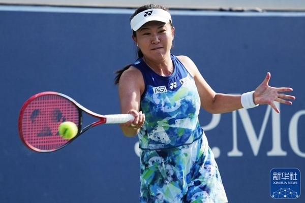 朱琳在比賽中回球。新華社記者 劉杰 攝