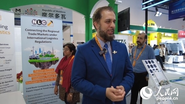 9月2日，巴基斯坦駐華使館商務(wù)參贊古拉姆·卡迪爾接受人民網(wǎng)記者采訪。人民網(wǎng)記者 趙雯博攝