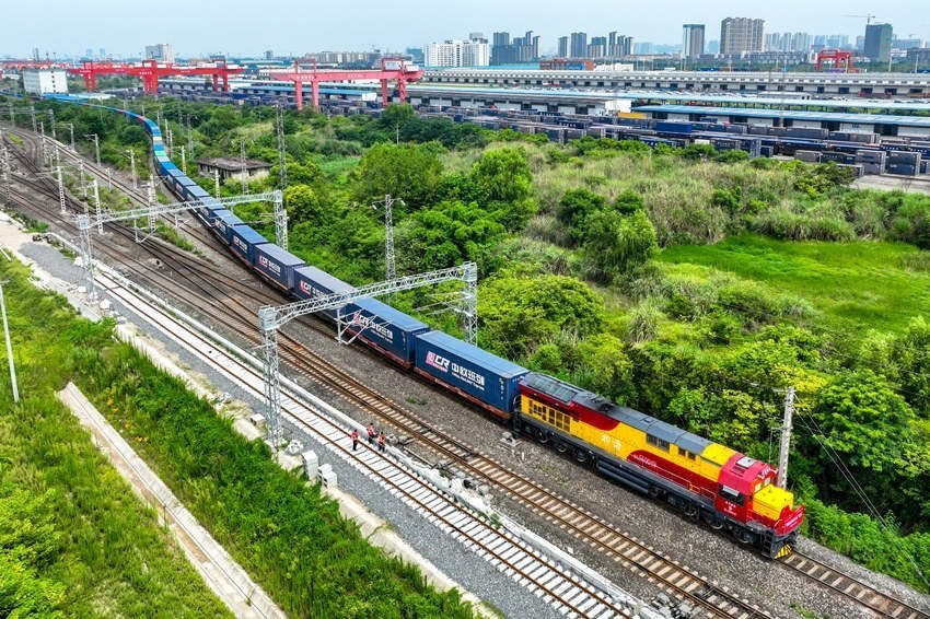 中歐班列（成渝）駛出成都國際鐵路港。青白江區(qū)委宣傳部供圖