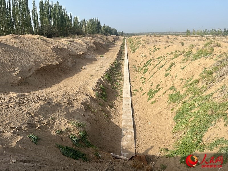 斗渠改造后，大大提高了輸水效率。人民網(wǎng)記者 常雪梅攝