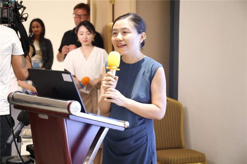 圖為吉布提孔子學(xué)院鄒燕舞院長為表彰儀式致辭。吉布提孔子學(xué)院供圖