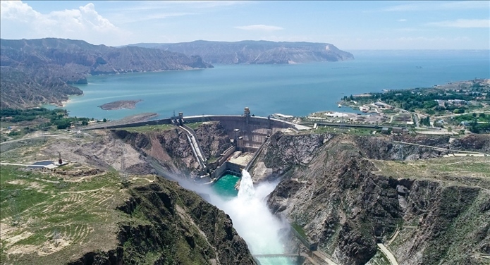 龍羊峽水電站開閘放水。國家電投黃河公司供圖