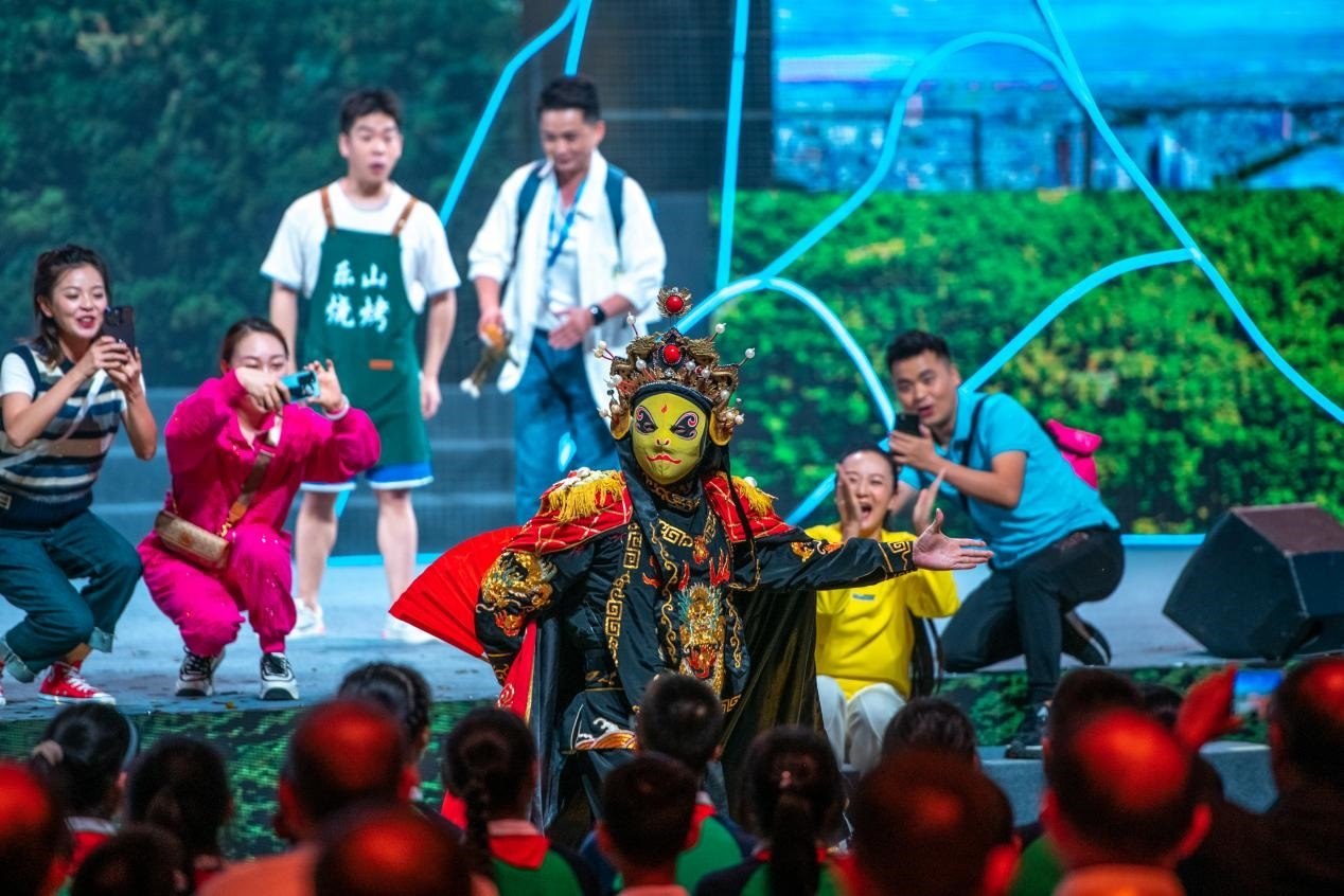 現(xiàn)場(chǎng)演出。樂(lè)山市委宣傳部供圖