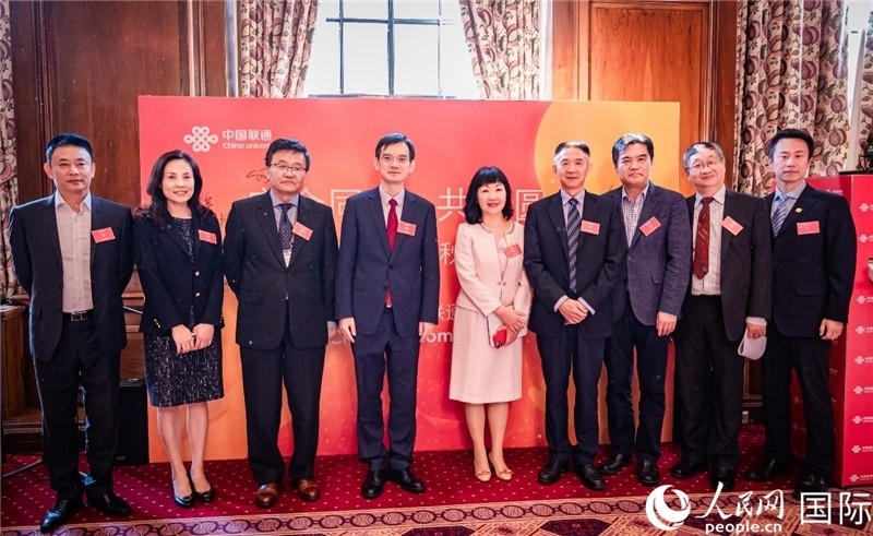 圖為部分嘉賓合影。人民網(wǎng) 郭錦標(biāo)攝