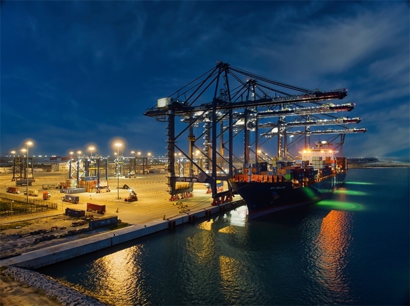 萊基港實(shí)行7×24小時裝卸作業(yè)機(jī)制。受訪者供圖