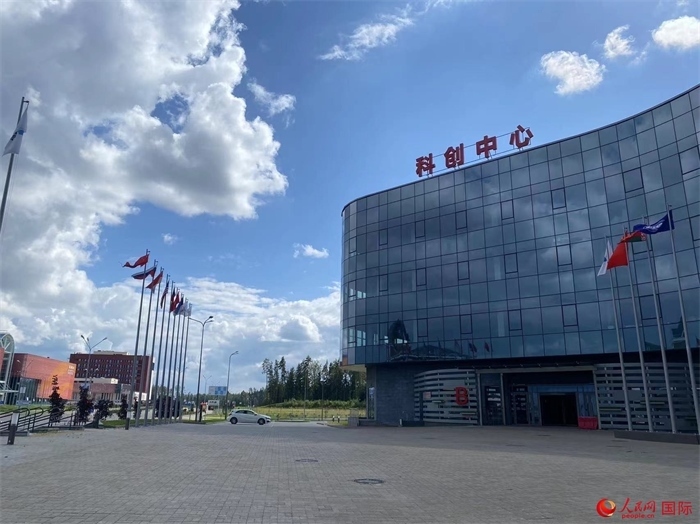 中白科技成果產(chǎn)業(yè)化創(chuàng)新中心大樓。人民網(wǎng)記者 王震攝