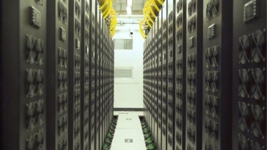 貴安超算中心內(nèi)的機(jī)房。人民網(wǎng) 陽(yáng)茜攝