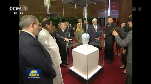 2019年5月15日，中外領導人共同參觀“大美亞細亞——亞洲文明展”。（視頻截圖）