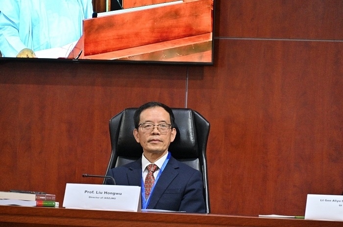 浙江師范大學(xué)非洲研究院院長(zhǎng)劉鴻武作會(huì)議總結(jié)。浙江師范大學(xué)非洲研究院供圖