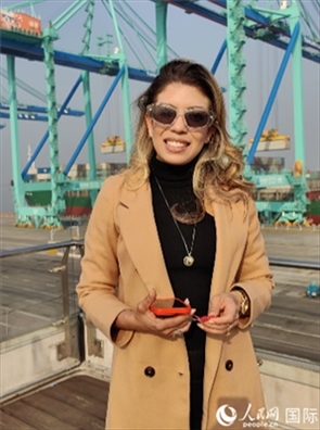 巴西《中北部傳媒集團(tuán)》記者拉尼艾莉接受采訪。人民網(wǎng)記者 符園園攝