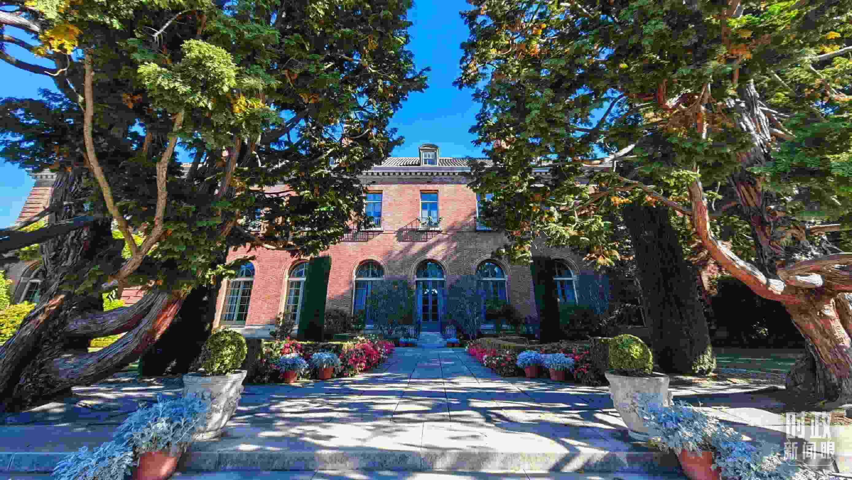 中美元首會(huì)晤在斐洛里莊園舉行。（總臺(tái)央視記者張曉鵬拍攝）