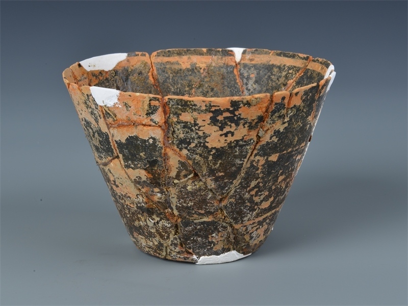 出土的蛋殼彩陶杯。國家文物局供圖