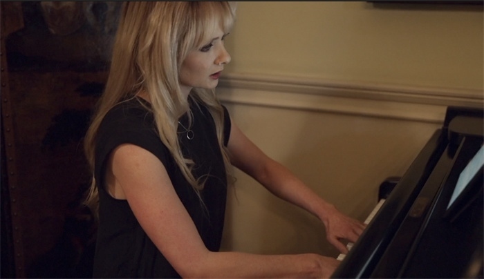 斯黛夫·康納演奏。潘耿攝