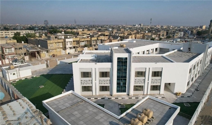 已經(jīng)完工的伊拉克瓦西特省第20號學(xué)校。該學(xué)校為合院式全功能建筑，包括教學(xué)樓，圖書室，實驗室，保衛(wèi)室等。 趙沖攝