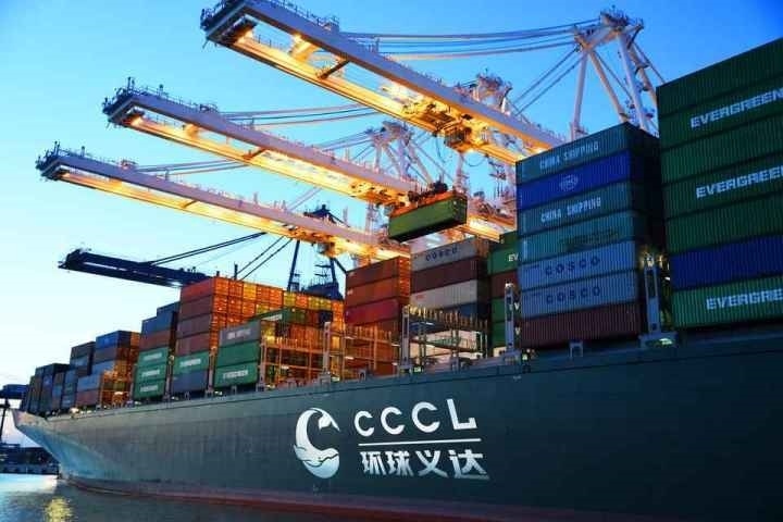 義烏商城集團(tuán)打造的國(guó)際物流平臺(tái)“環(huán)球義達(dá)”，為外貿(mào)企業(yè)提供各類(lèi)物流資源信息。義烏市委宣傳部供圖