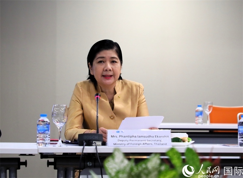 泰國外交部副次長潘提帕作主旨發(fā)言。人民網(wǎng)記者 白元琪攝