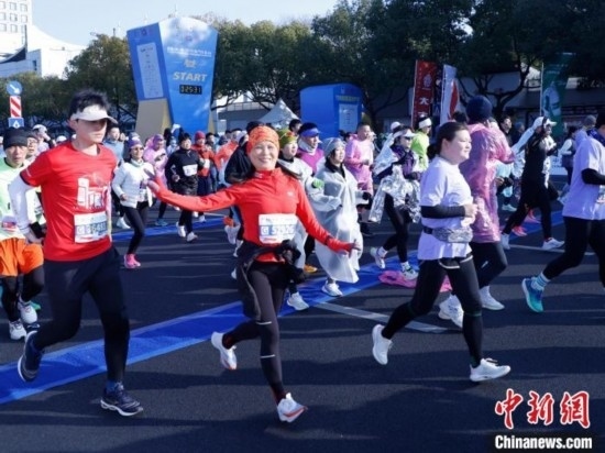 2023杭州馬拉松現(xiàn)場(chǎng)。肖健 攝