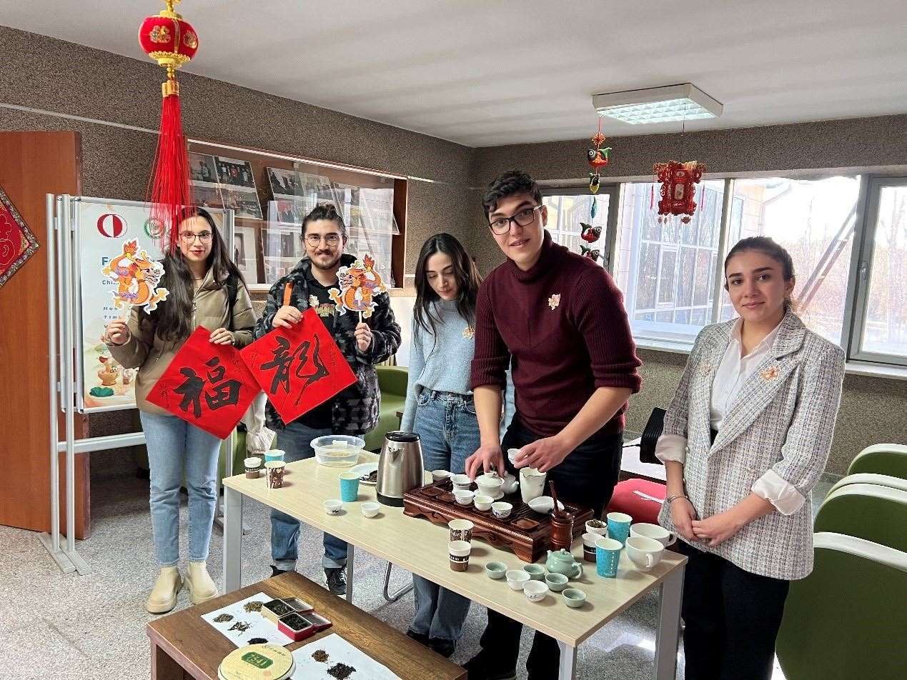 茶藝表演體驗。中東技術大學孔院供圖