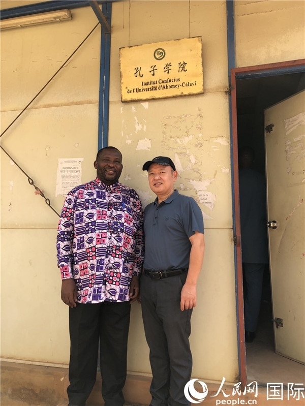 中方院長趙華修和貝方院長于連合影。人民網(wǎng)記者 黃培昭攝