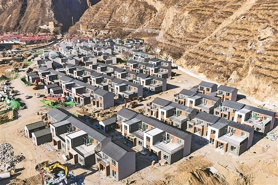 1月16日，門頭溝區(qū)齋堂鎮(zhèn)沿河口村，即將進(jìn)入內(nèi)部裝修環(huán)節(jié)的異地安置項(xiàng)目建設(shè)現(xiàn)場。