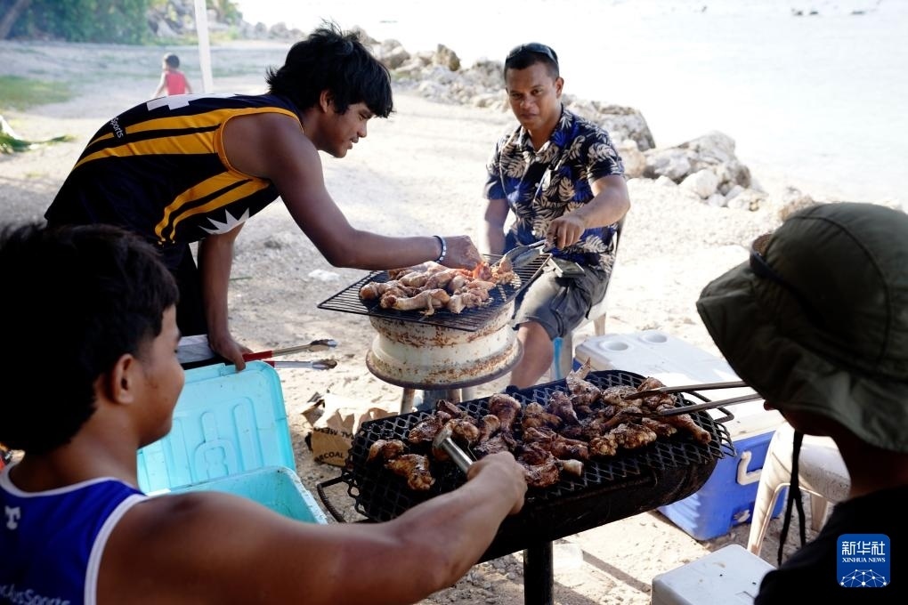 1月20日，當(dāng)?shù)厝嗽阼敽＿厽?。新華社記者 王申 攝