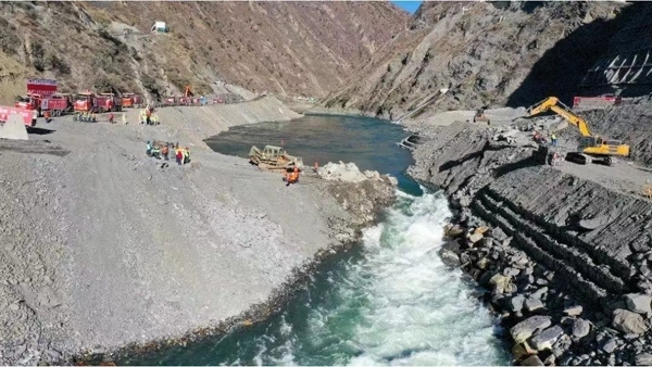 卡拉水電站實(shí)現(xiàn)大江截流。受訪者供圖