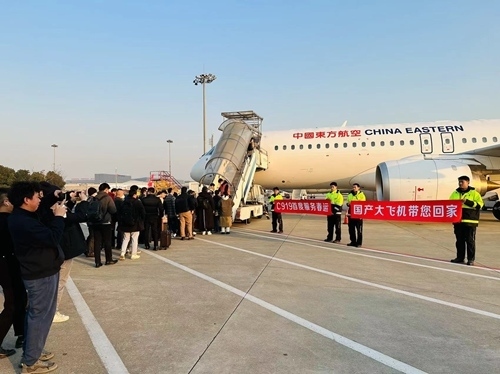 2024春運(yùn)第一天，東航4架C919大飛機(jī)全部投入商業(yè)運(yùn)營。東航供圖