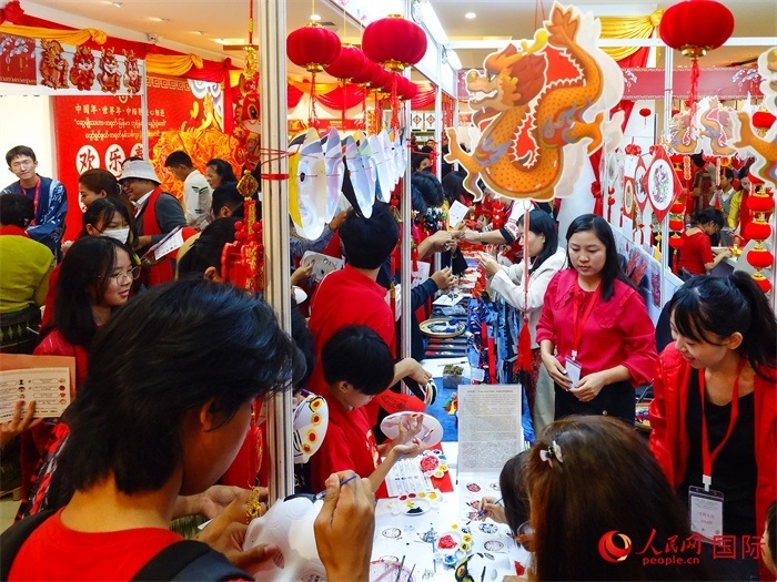 活動現(xiàn)場氣氛熱烈。人民網(wǎng)記者 謝佳君攝