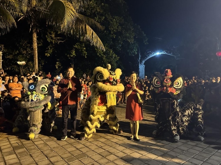 舞獅表演。巴陵康孔子學(xué)院供圖