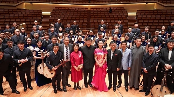 “”天地永樂·中國節(jié)“”音樂會演出人員合影。中國駐德國大使館供圖