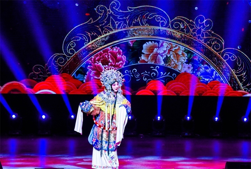 京劇梅派傳人胡文閣帶來(lái)《貴妃醉酒》。趙 靖攝