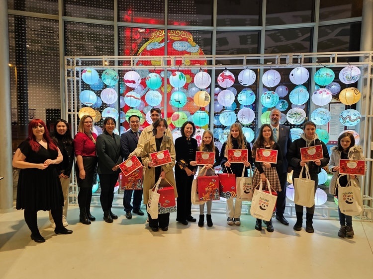 獲獎學(xué)生合影。翟朝暉攝