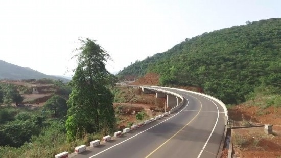 中塞友誼公路。